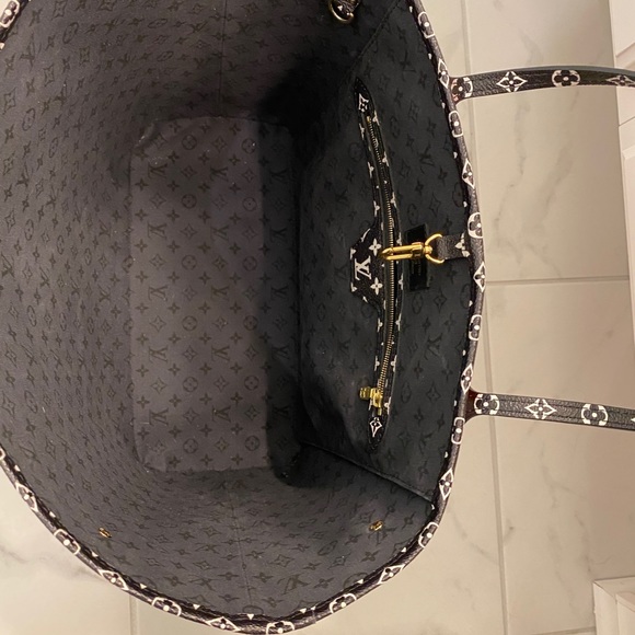 Louis Vuitton Crafty Neverfull MM with Pochette - Picture 5 of 9